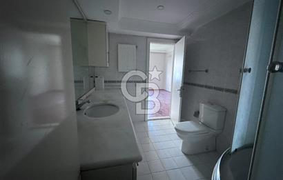 Beylikdüzü Gürpınar Yeşilkent 2 Sitesinde 6. Katta 3+1 Satılık Daire