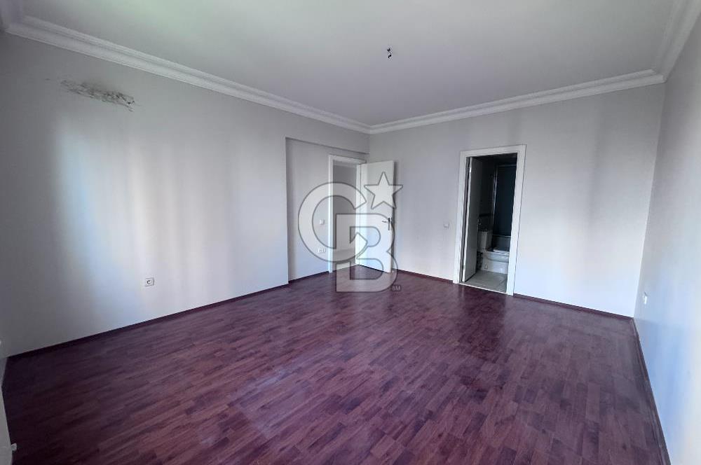 Beylikdüzü Gürpınar Yeşilkent 2 Sitesinde 6. Katta 3+1 Satılık Daire