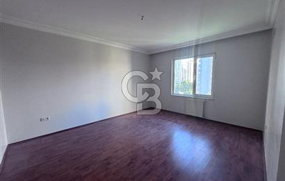 Beylikdüzü Gürpınar Yeşilkent 2 Sitesinde 6. Katta 3+1 Satılık Daire