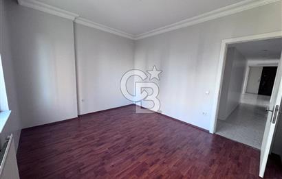 Beylikdüzü Gürpınar Yeşilkent 2 Sitesinde 6. Katta 3+1 Satılık Daire