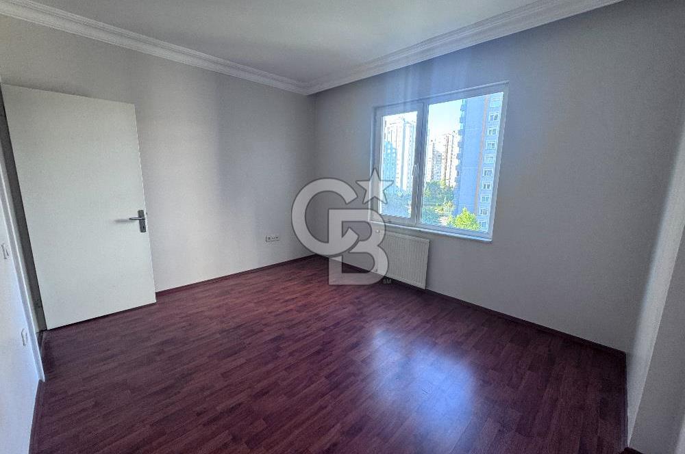 Beylikdüzü Gürpınar Yeşilkent 2 Sitesinde 6. Katta 3+1 Satılık Daire