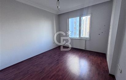 Beylikdüzü Gürpınar Yeşilkent 2 Sitesinde 6. Katta 3+1 Satılık Daire