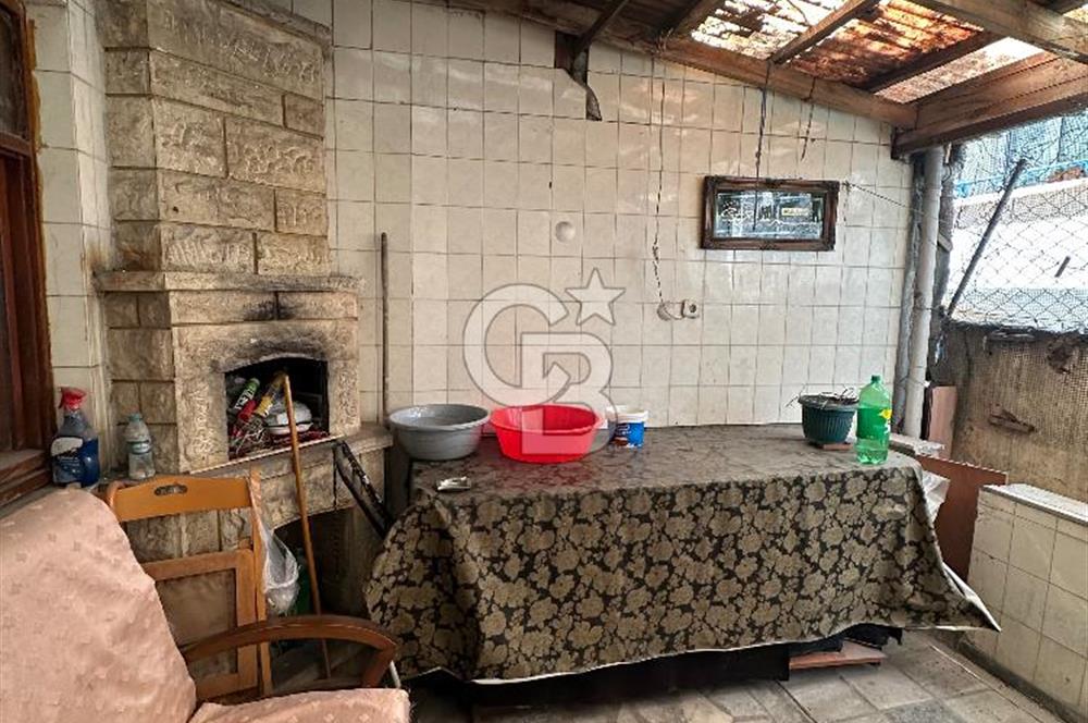 Küçükköyde 2+1 Daire + 35 m² Dükkan Tek Tapu Fırsat