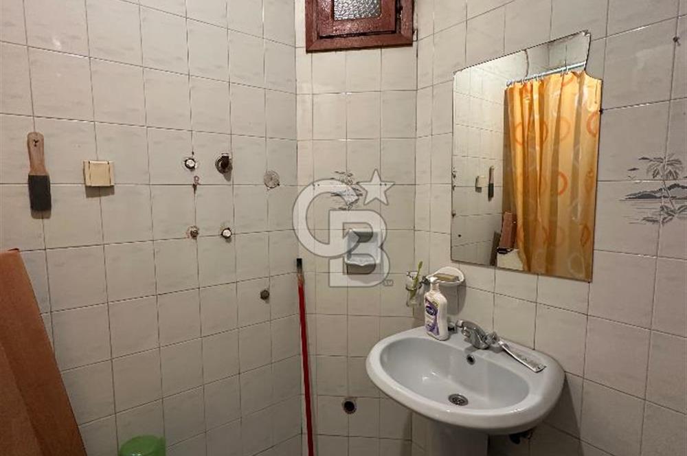 Küçükköyde 2+1 Daire + 35 m² Dükkan Tek Tapu Fırsat