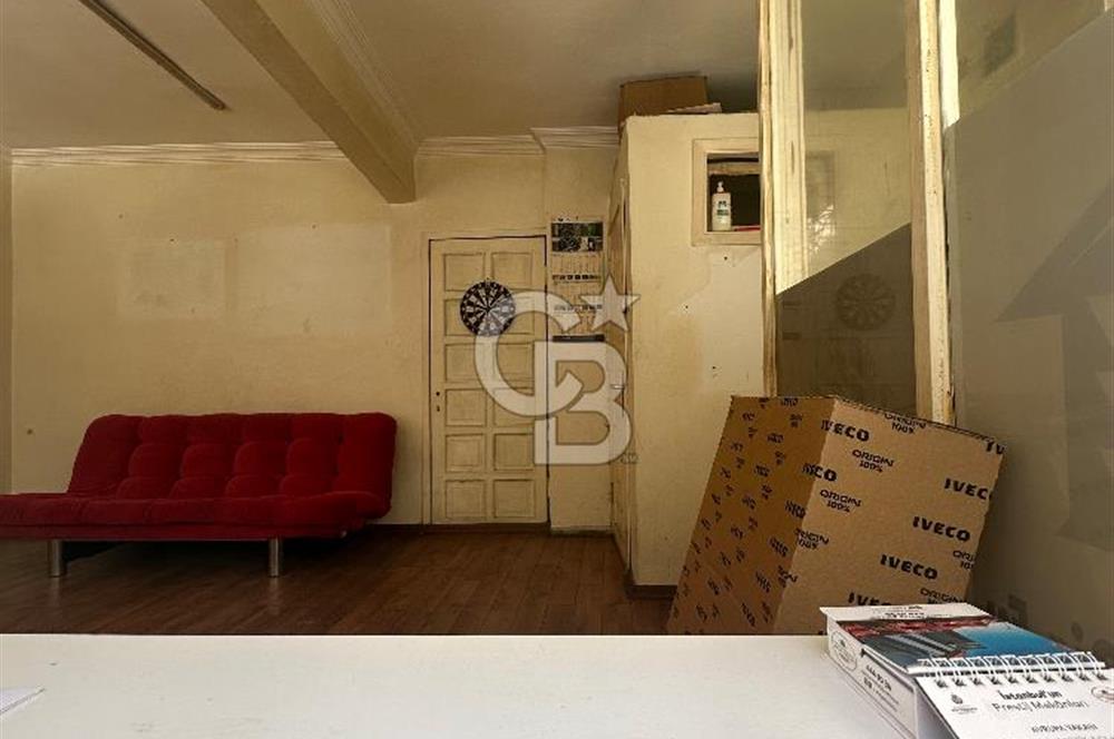 Küçükköyde 2+1 Daire + 35 m² Dükkan Tek Tapu Fırsat