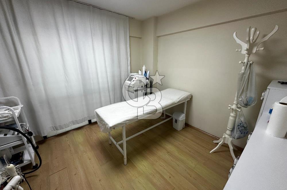 Karşıyaka Çarşıda Satılık 1+1 Daire