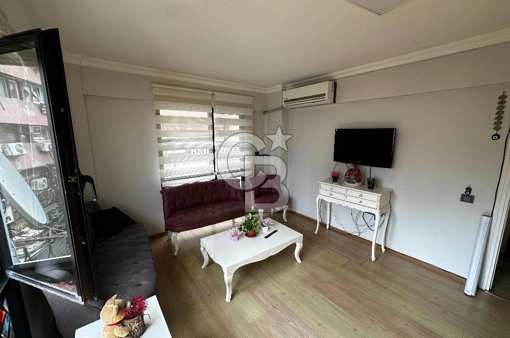 Karşıyaka Çarşıda Satılık 1+1 Daire