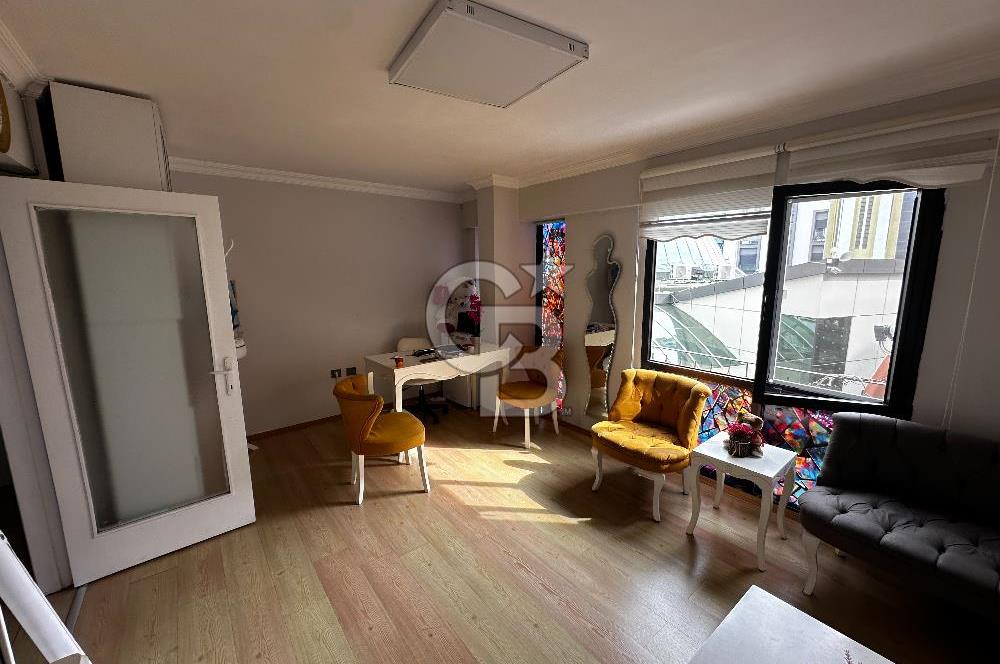 Karşıyaka Çarşıda Satılık 1+1 Daire