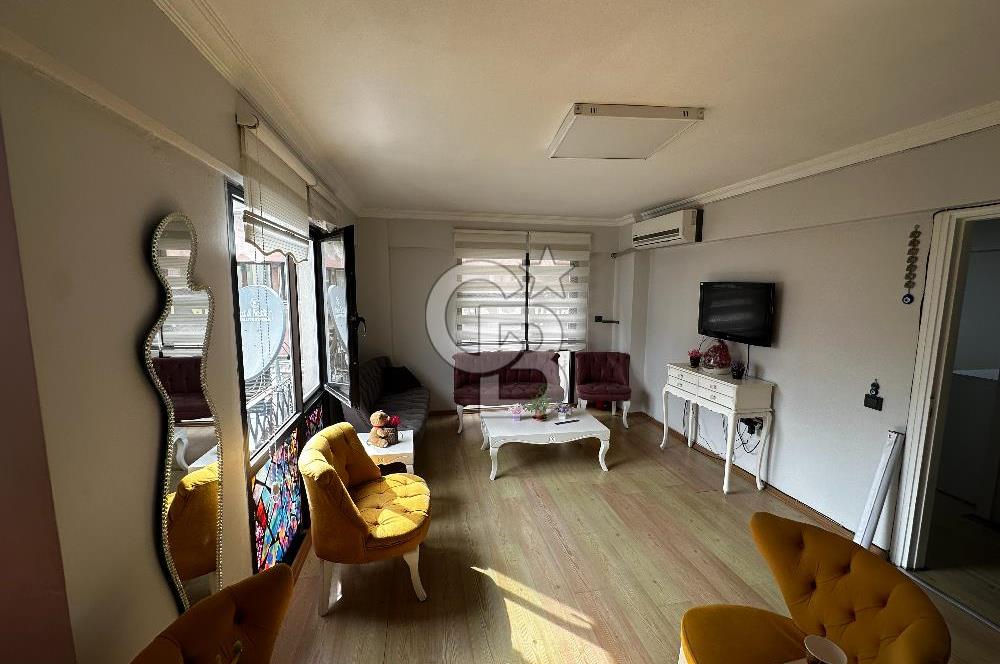 Karşıyaka Çarşıda Satılık 1+1 Daire