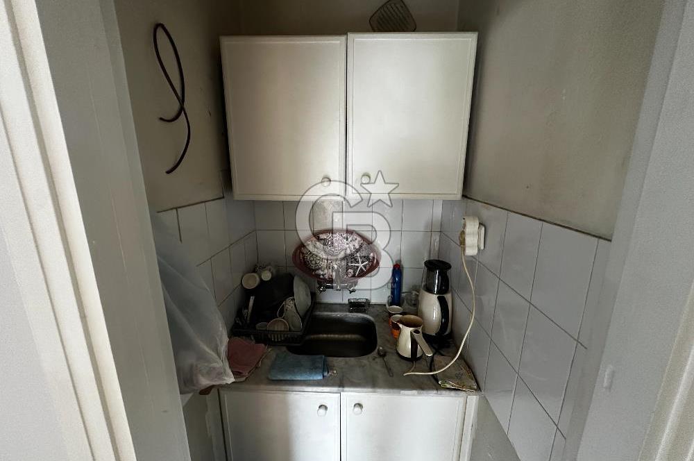 Karşıyaka Çarşıda Satılık 1+1 Daire