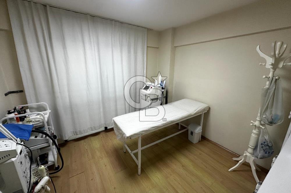 Karşıyaka Çarşıda Satılık 1+1 Daire