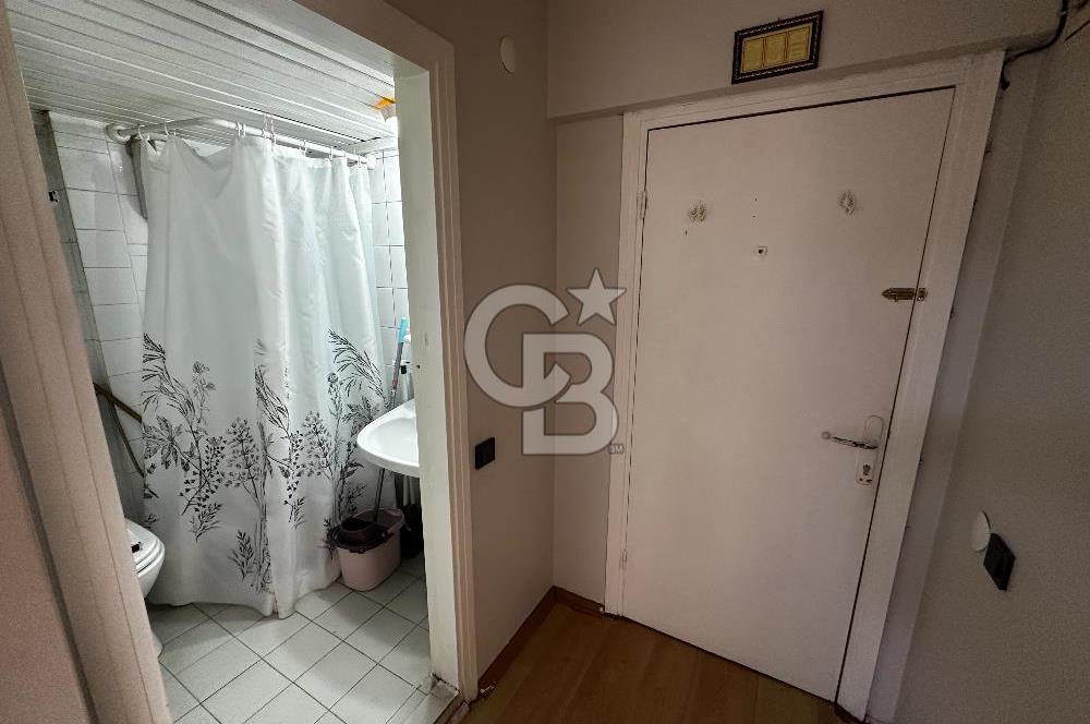 Karşıyaka Çarşıda Satılık 1+1 Daire