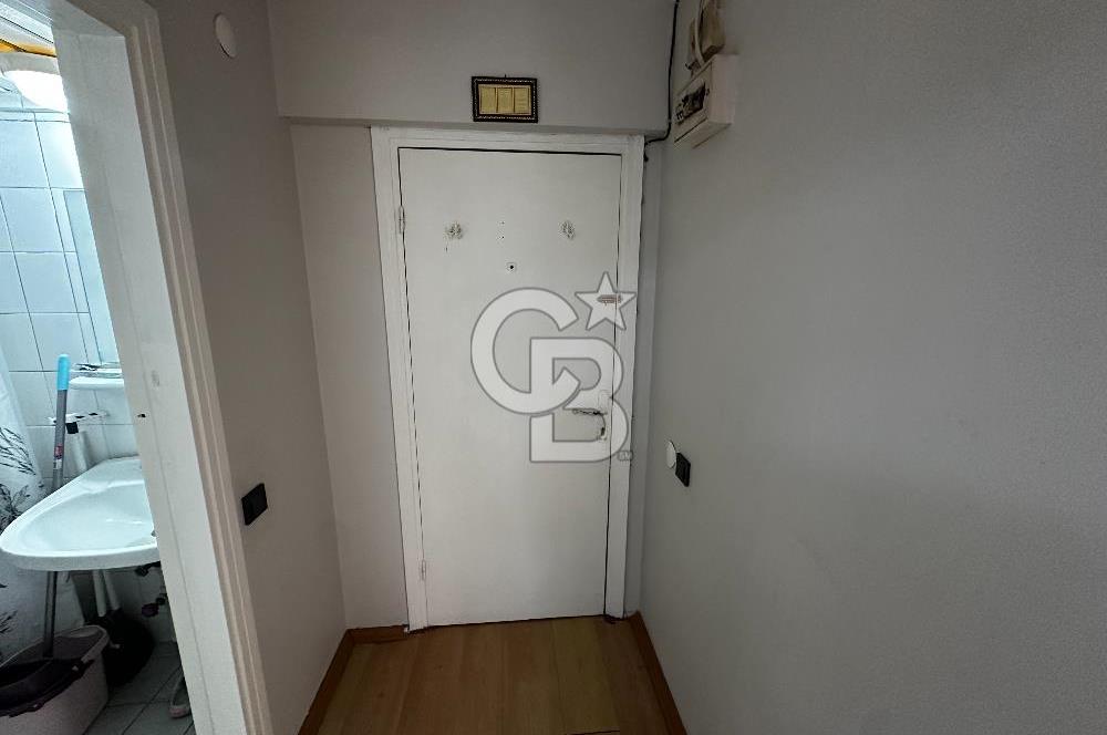 Karşıyaka Çarşıda Satılık 1+1 Daire