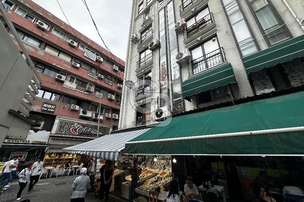 Karşıyaka Çarşıda Satılık 1+1 Daire