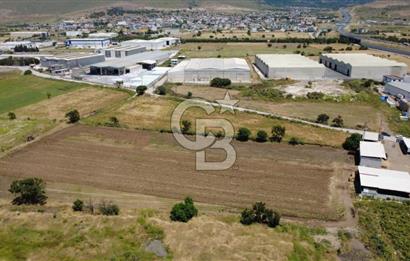 HELVACIDA 8243m2 YOLA CEPHE DEPOLARIN OLDUĞU YERDE TARLA