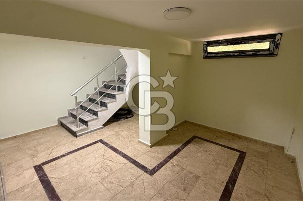 Çeşme Çiftlikte Havuzlu ve Şömineli Satılık 4+1 Villa