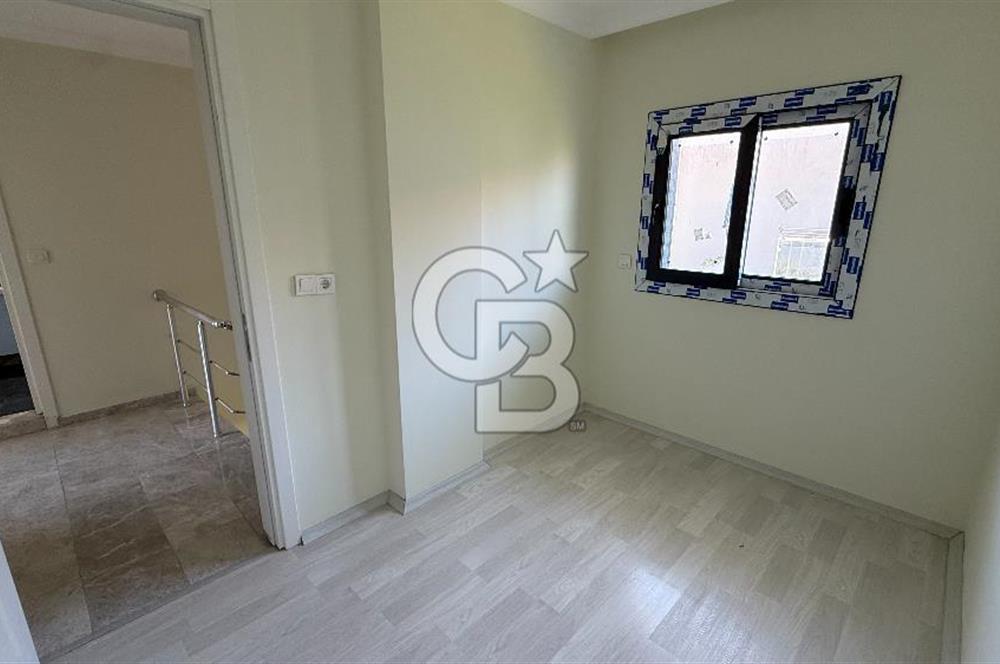 Çeşme Çiftlikte Havuzlu ve Şömineli Satılık 4+1 Villa