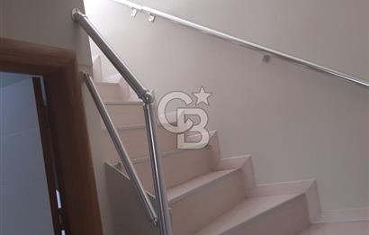 HÜRRİYET MAHALLESİ BAHÇELİ 3 KATLI SATILIK MÜSTAKİL BİNA.