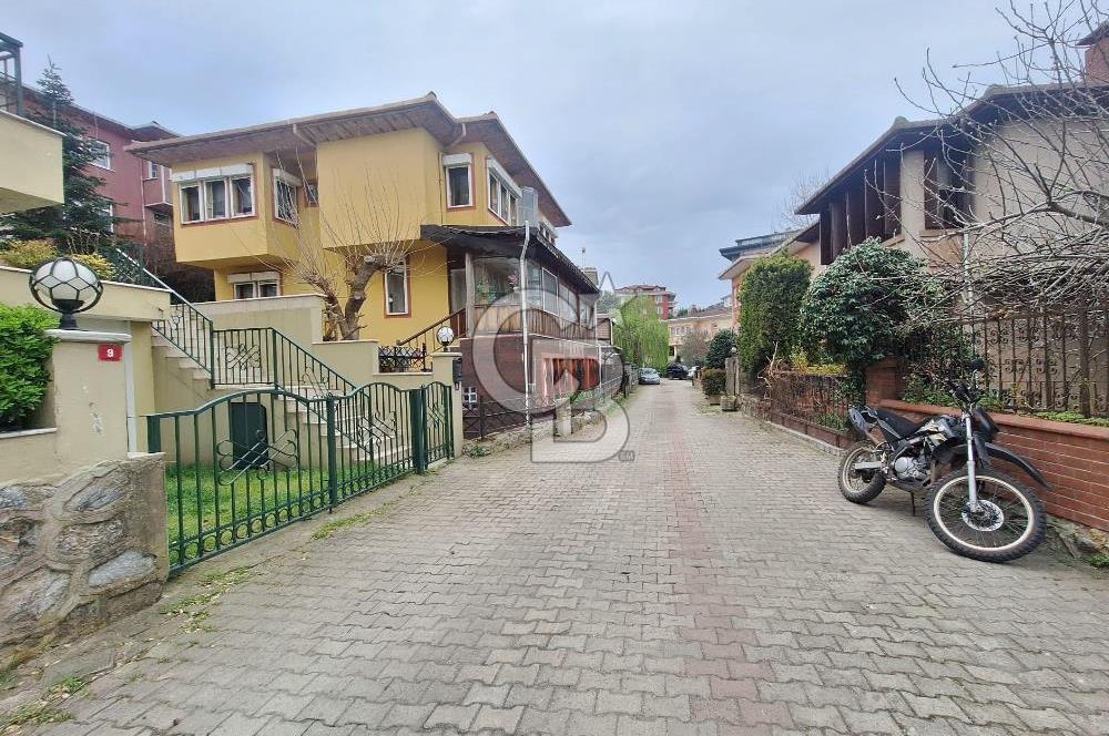 Çengelköy Ata 2 Sitesinde Kiralık Tripleks Villa