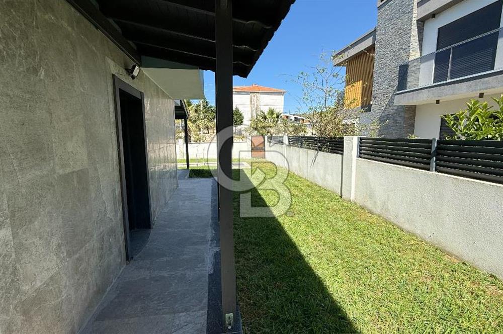 Çeşme Çiftlikte Havuzlu ve Şömineli Satılık 4+1 Villa