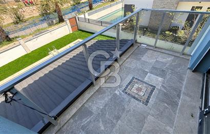 Çeşme Çiftlikte Havuzlu ve Şömineli Satılık 4+1 Villa