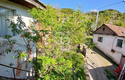Köy Merkezinde 310 m² Taş Ev Elektrik ve Su Abonelikleri Hazır