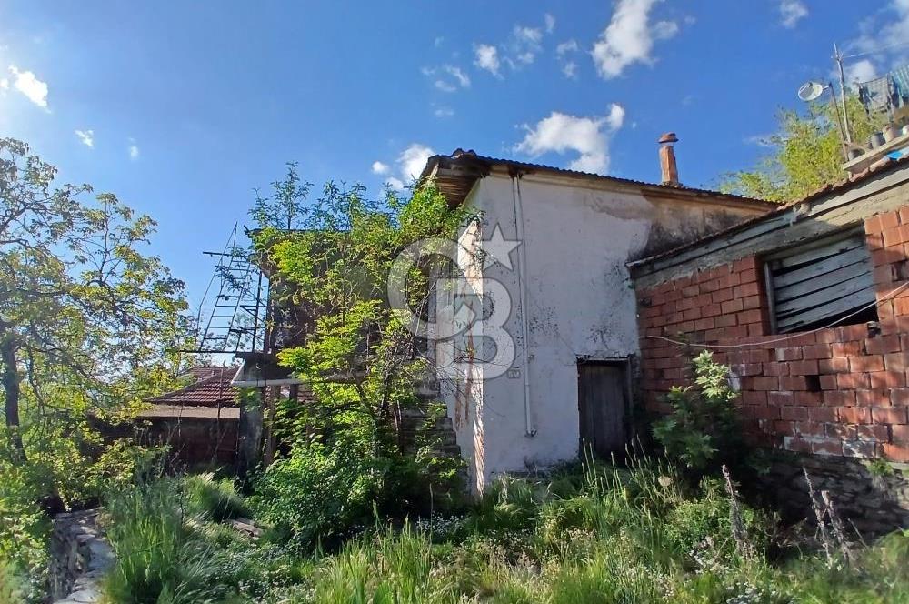 Köy Merkezinde 310 m² Taş Ev Elektrik ve Su Abonelikleri Hazır