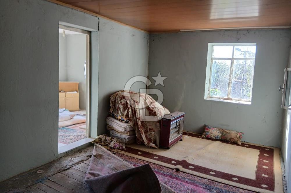 Köy Merkezinde 310 m² Taş Ev Elektrik ve Su Abonelikleri Hazır
