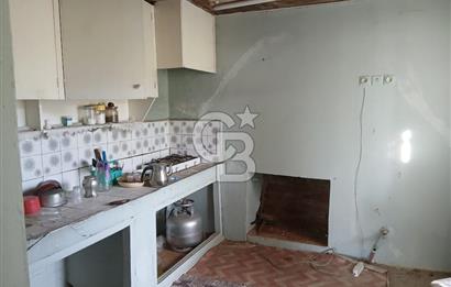 Köy Merkezinde 310 m² Taş Ev Elektrik ve Su Abonelikleri Hazır
