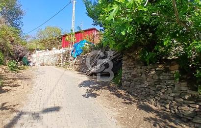 Köy Merkezinde 310 m² Taş Ev Elektrik ve Su Abonelikleri Hazır