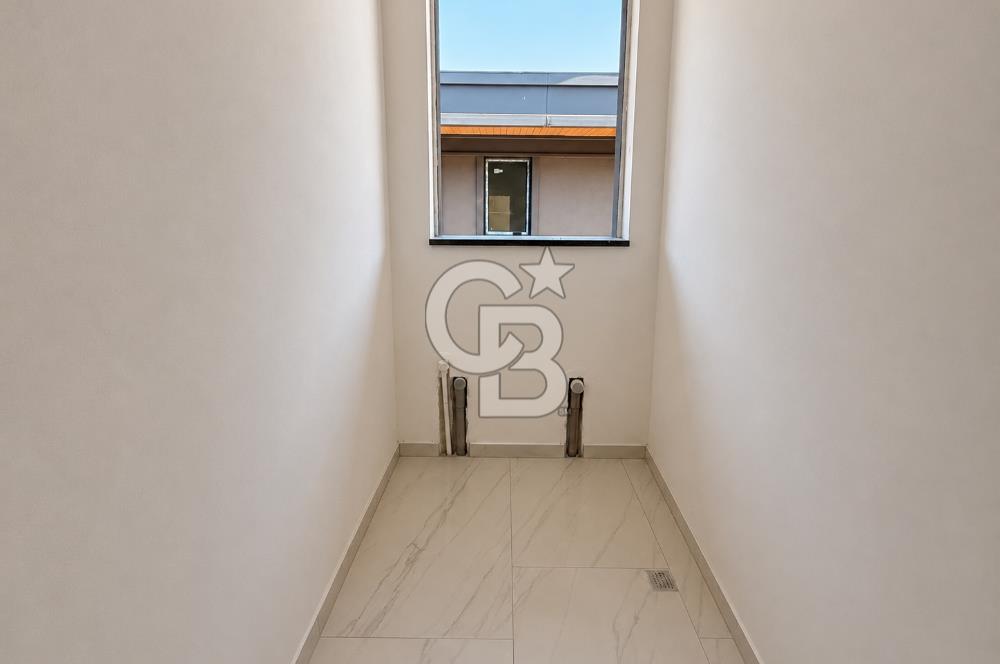 KOCAELİ YENİKÖY MERKEZ 4+1 SATILIK SİTE İÇERİSİNDE VİLLA