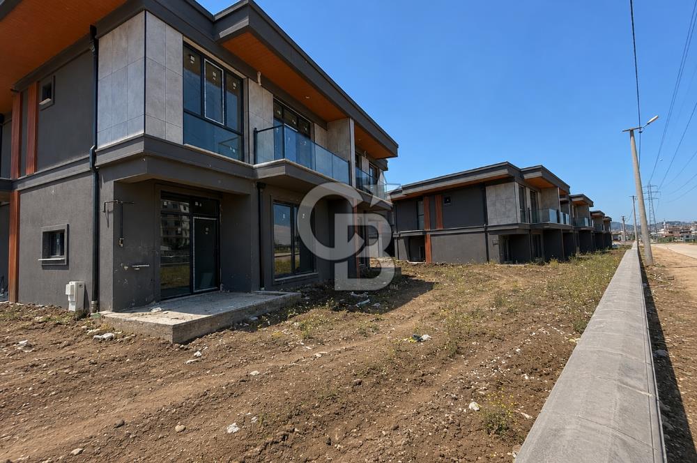 KOCAELİ YENİKÖY MERKEZ 4+1 SATILIK SİTE İÇERİSİNDE VİLLA