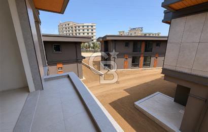 KOCAELİ YENİKÖY MERKEZ 4+1 SATILIK SİTE İÇERİSİNDE VİLLA