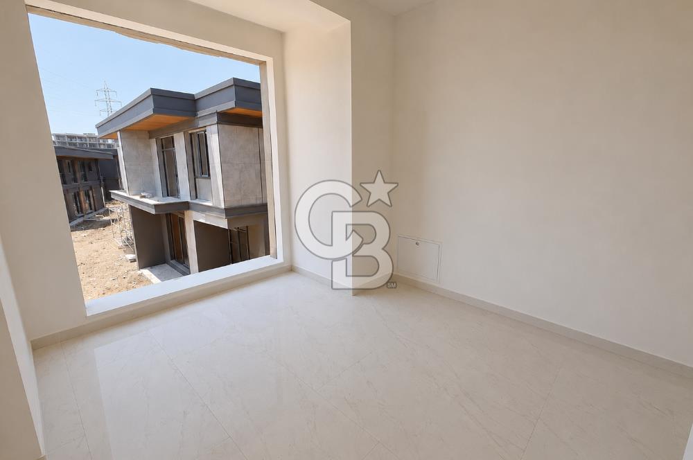 KOCAELİ YENİKÖY MERKEZ 4+1 SATILIK SİTE İÇERİSİNDE VİLLA