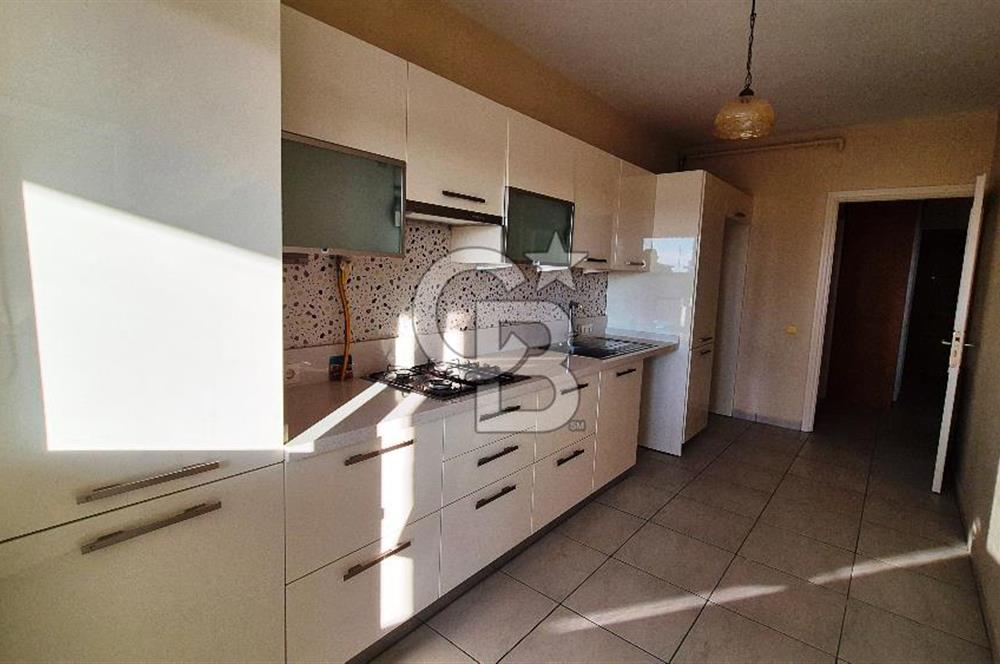 Seçkin Konaklar Sitesinde Deniz Manzaralı 3+1 Daire