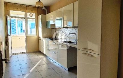 Seçkin Konaklar Sitesinde Deniz Manzaralı 3+1 Daire