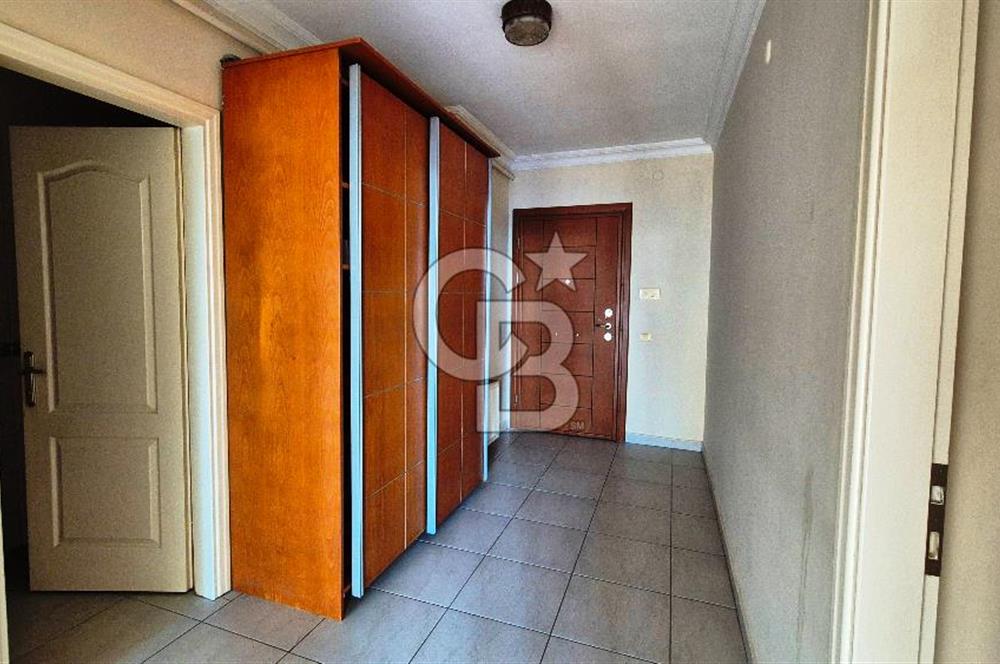 Seçkin Konaklar Sitesinde Deniz Manzaralı 3+1 Daire