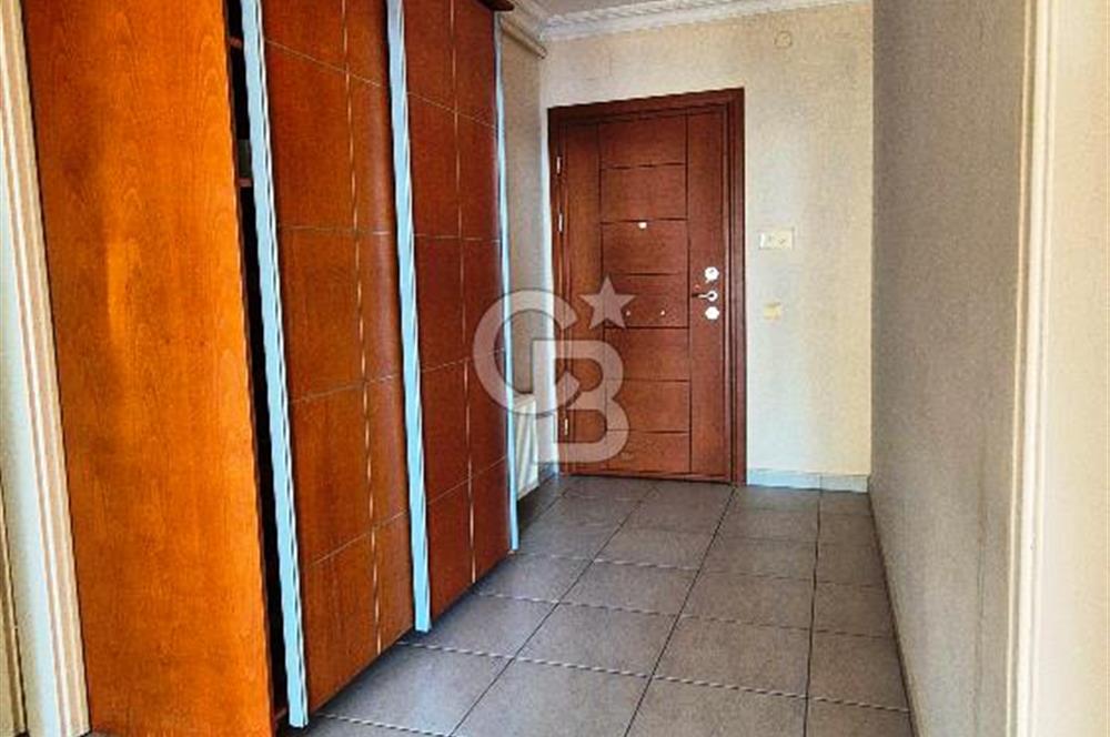 Seçkin Konaklar Sitesinde Deniz Manzaralı 3+1 Daire