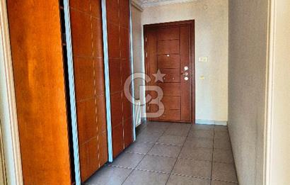 Seçkin Konaklar Sitesinde Deniz Manzaralı 3+1 Daire
