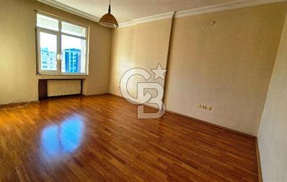 Seçkin Konaklar Sitesinde Deniz Manzaralı 3+1 Daire