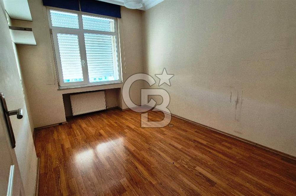 Seçkin Konaklar Sitesinde Deniz Manzaralı 3+1 Daire