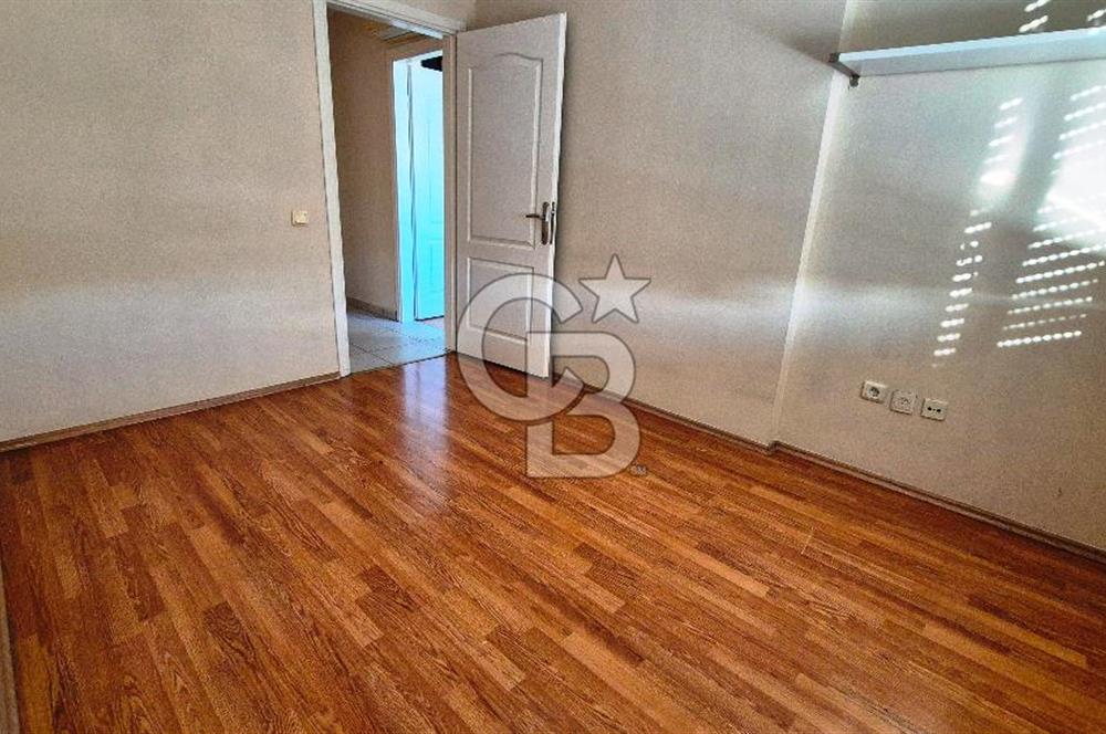 Seçkin Konaklar Sitesinde Deniz Manzaralı 3+1 Daire