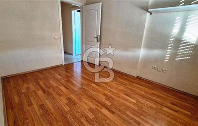 Seçkin Konaklar Sitesinde Deniz Manzaralı 3+1 Daire
