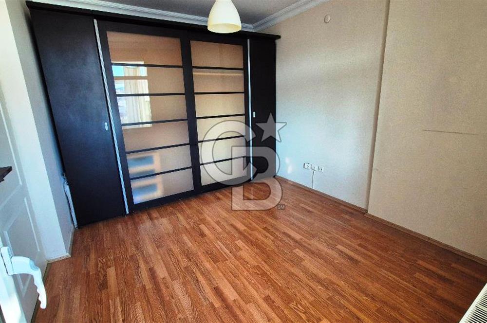 Seçkin Konaklar Sitesinde Deniz Manzaralı 3+1 Daire