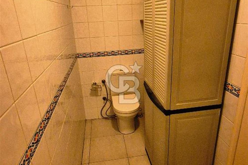 Seçkin Konaklar Sitesinde Deniz Manzaralı 3+1 Daire