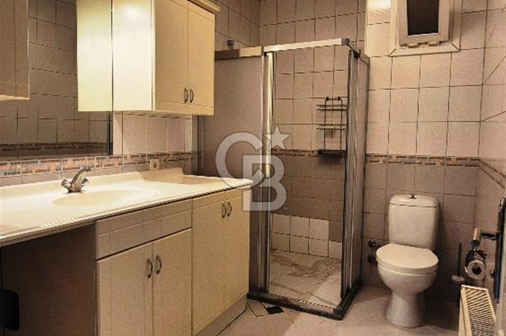 Seçkin Konaklar Sitesinde Deniz Manzaralı 3+1 Daire