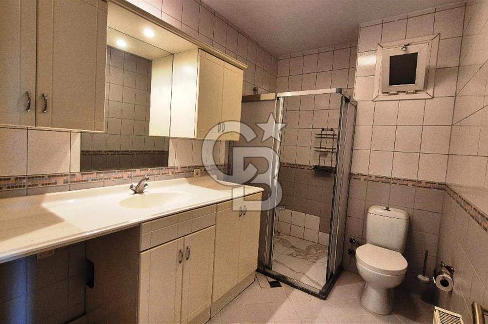 Seçkin Konaklar Sitesinde Deniz Manzaralı 3+1 Daire