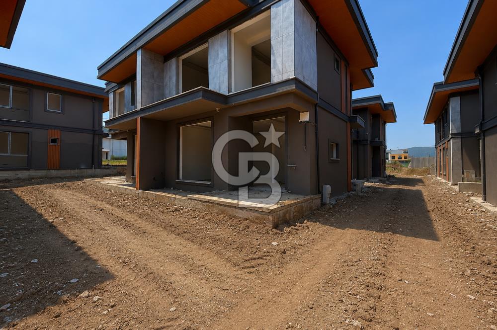 KOCAELİ YENİKÖY MERKEZ 4+1 SATILIK SİTE İÇERİSİNDE VİLLA