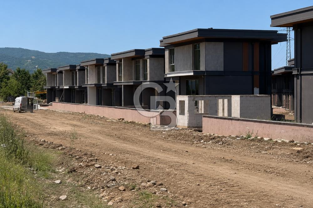 KOCAELİ YENİKÖY MERKEZ 4+1 SATILIK SİTE İÇERİSİNDE VİLLA