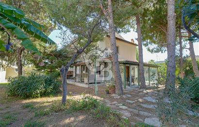 ÇEŞME ILICA MAMURBABA EGELİM KONAKLARI HAVUZLU 4+1 TRIPLEX VİLLA
